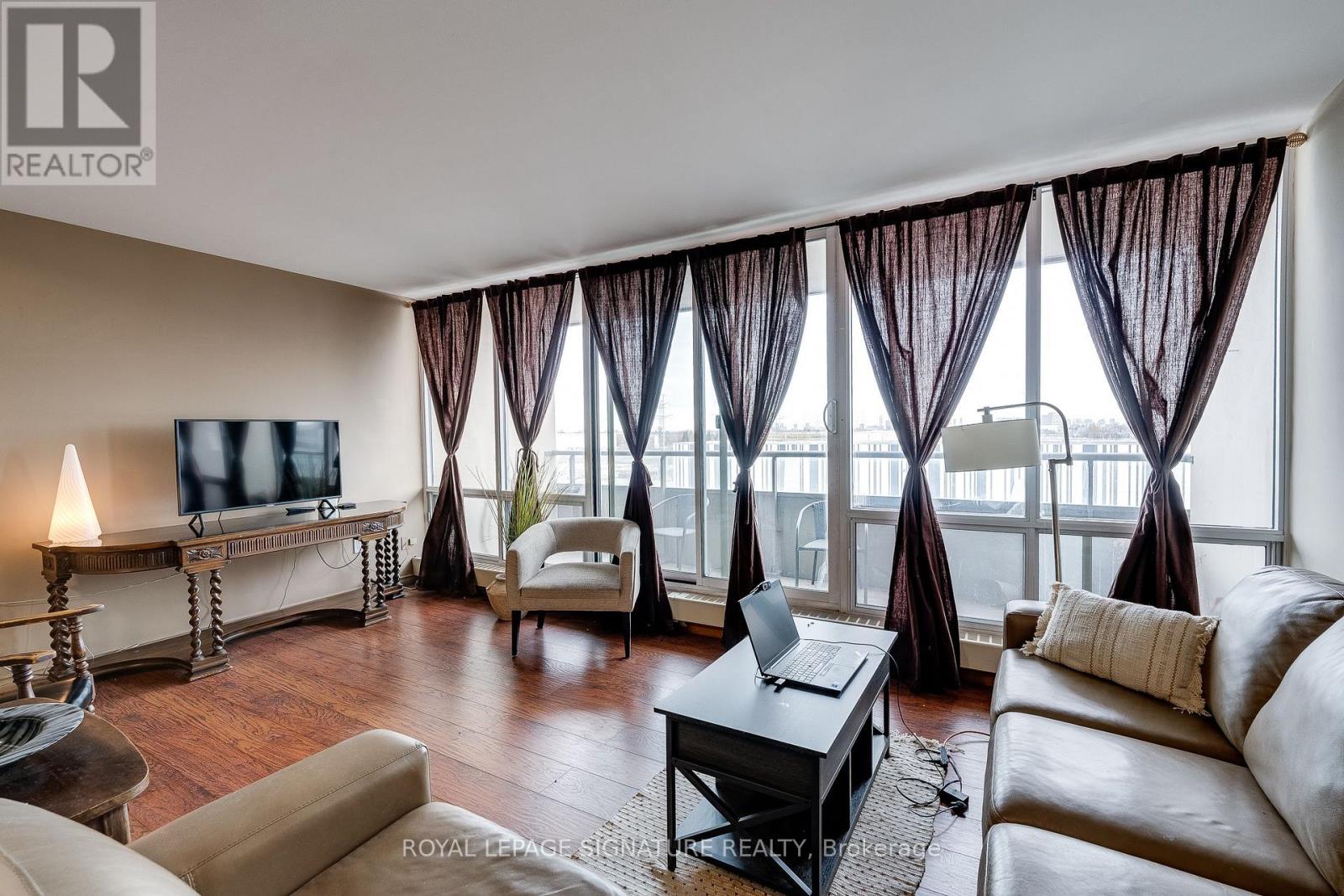 611 - 1 FOUR WINDS DRIVE