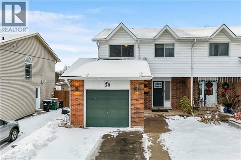 38 HILLBROOK Crescent Kitchener ON N2N1J5