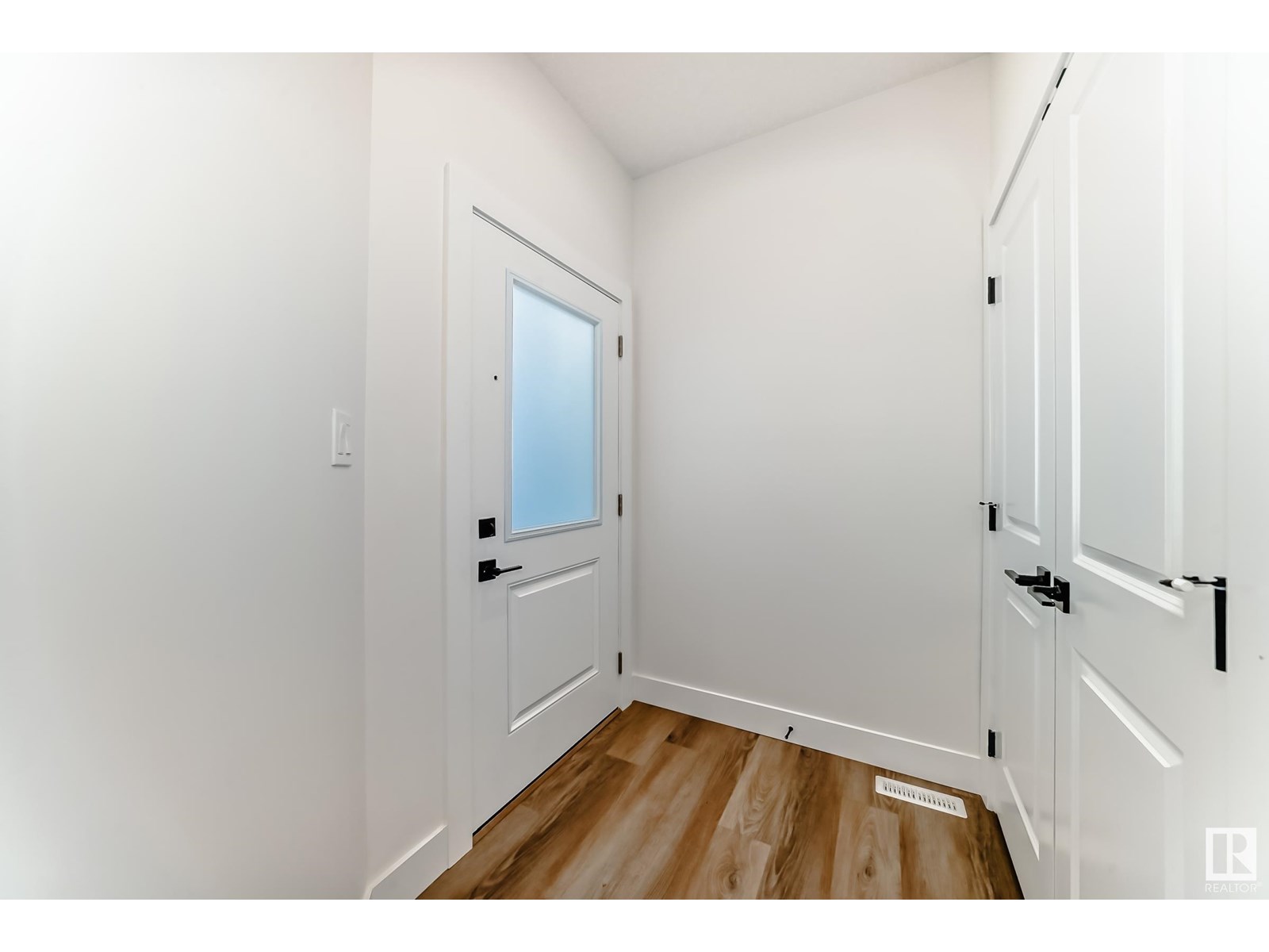 325 bluff CV