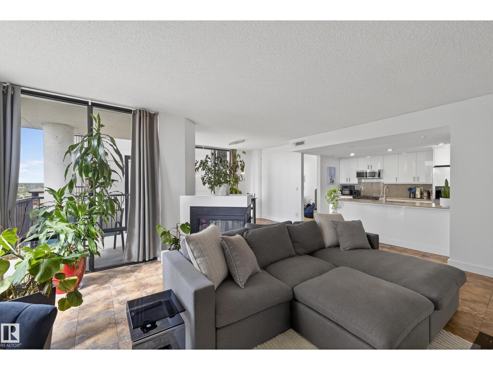 #701 10028 119 ST NW