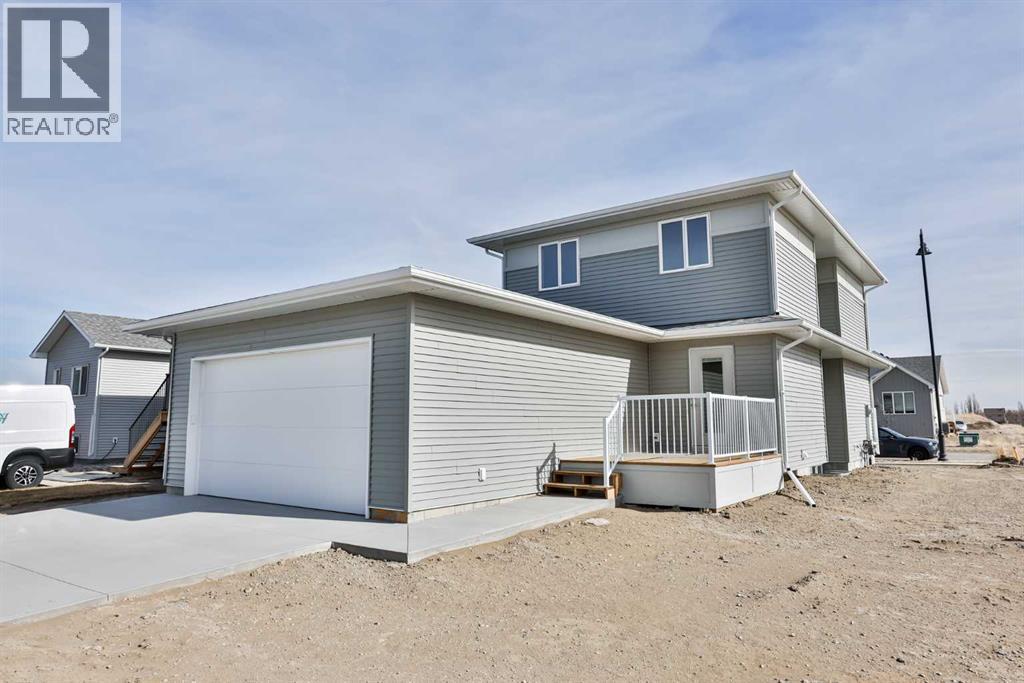 320 Aquitania Boulevard W