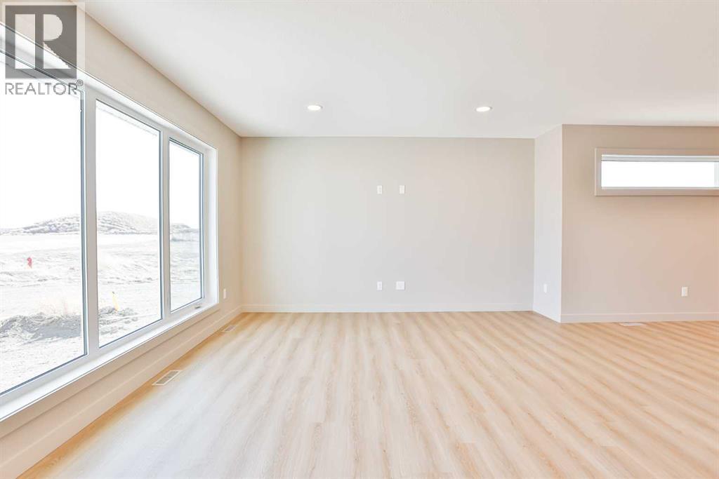 320 Aquitania Boulevard W