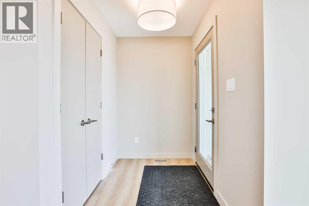 320 Aquitania Boulevard W