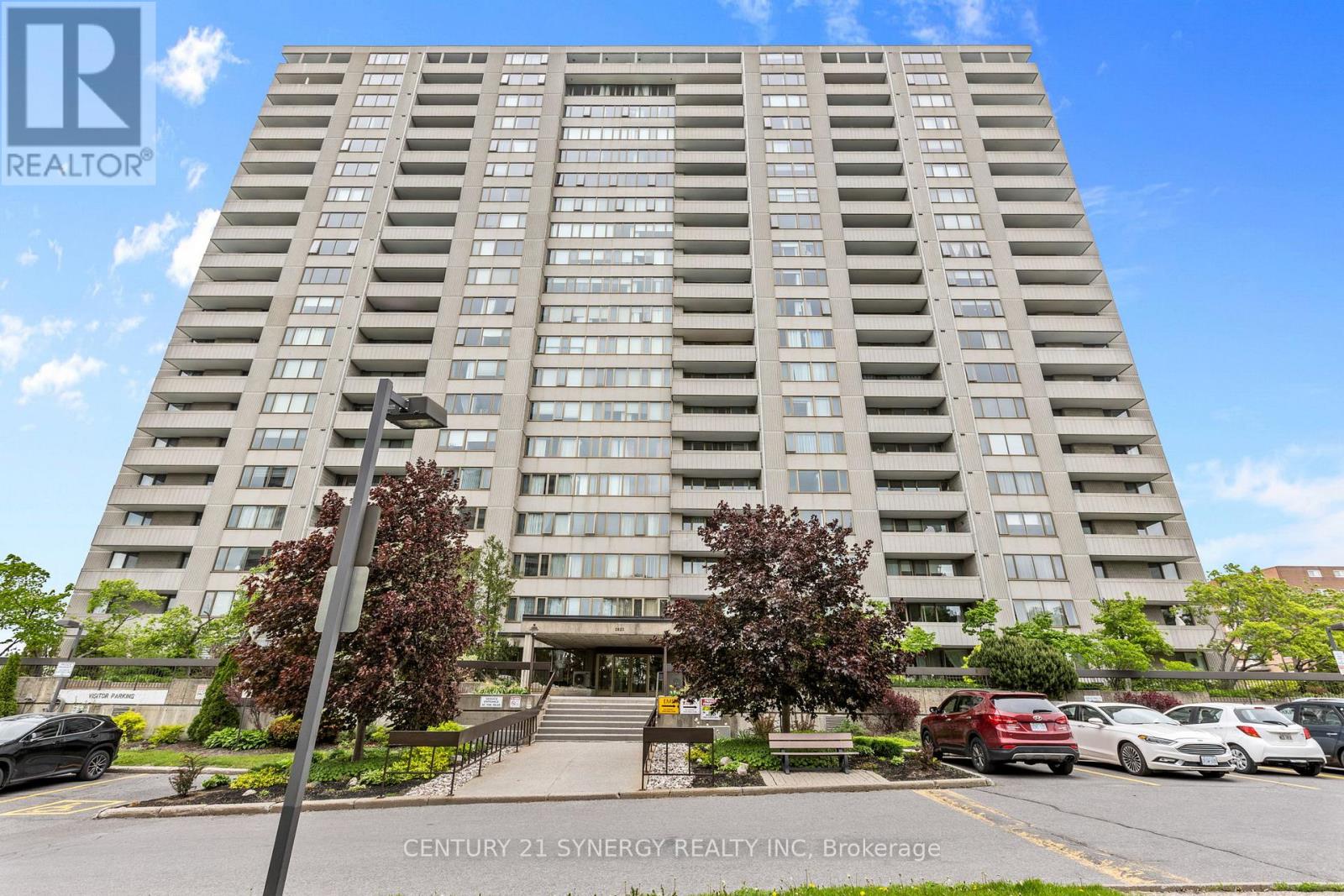 Photo 1 of 32 — 107 - 2625 REGINA STREET Unit 107, Ottawa, ON K2B5W8