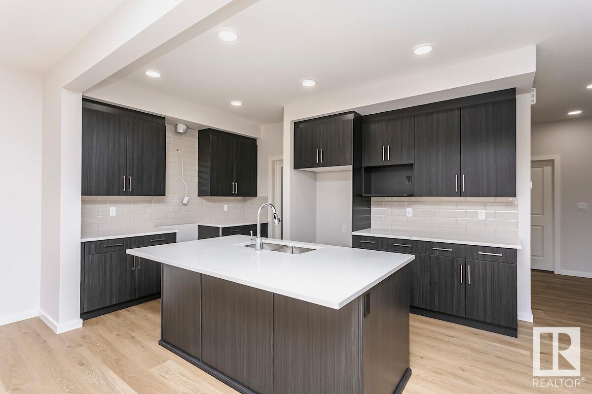 2607 5 AV SW