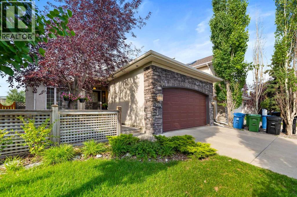 250 Strathridge Place SW