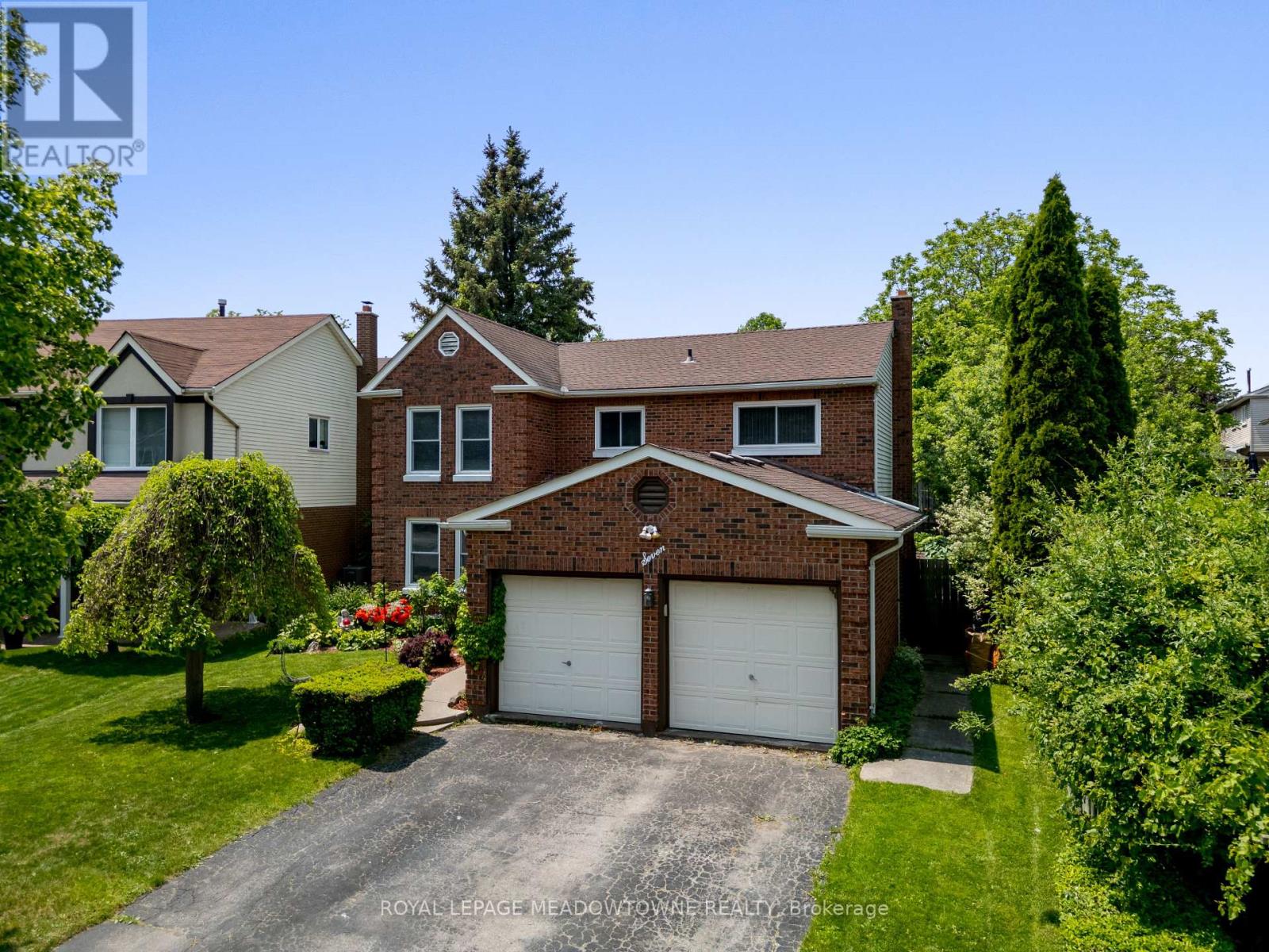 7 DEERWOOD CRESCENT