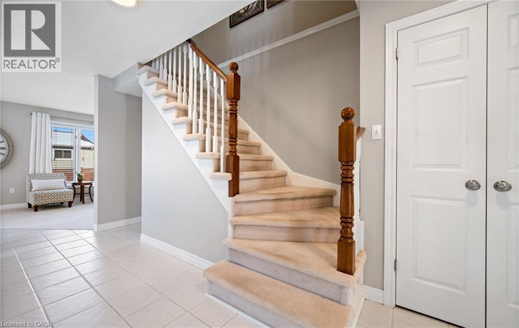 39 COLONIAL Crescent