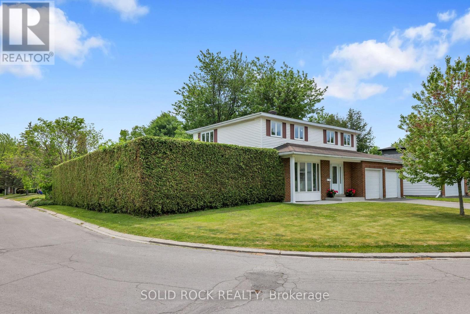 10 HIGHPARK CRESCENT
