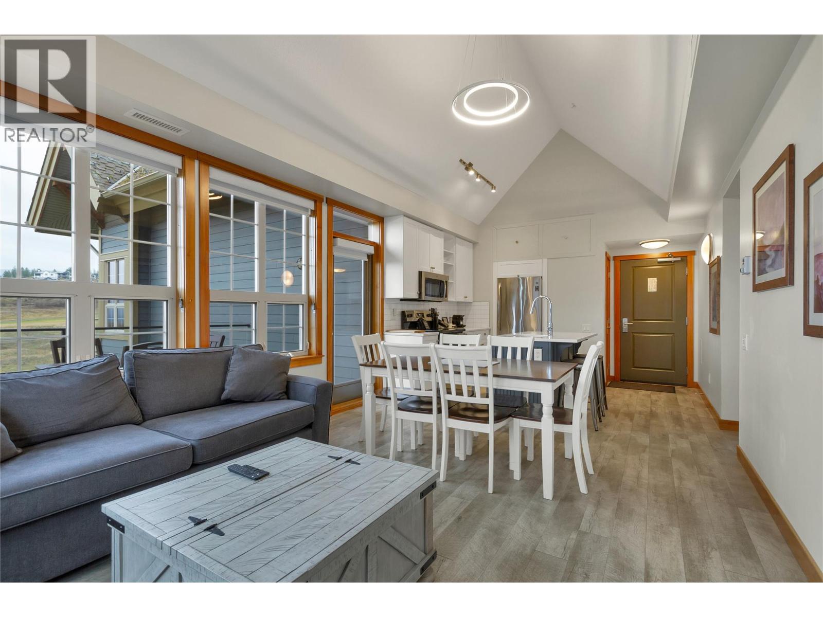 105 Village Centre Court Unit# 422