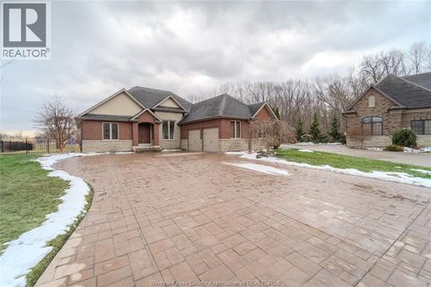 1291 Lyoness COURT LaSalle ON N9J3Y5