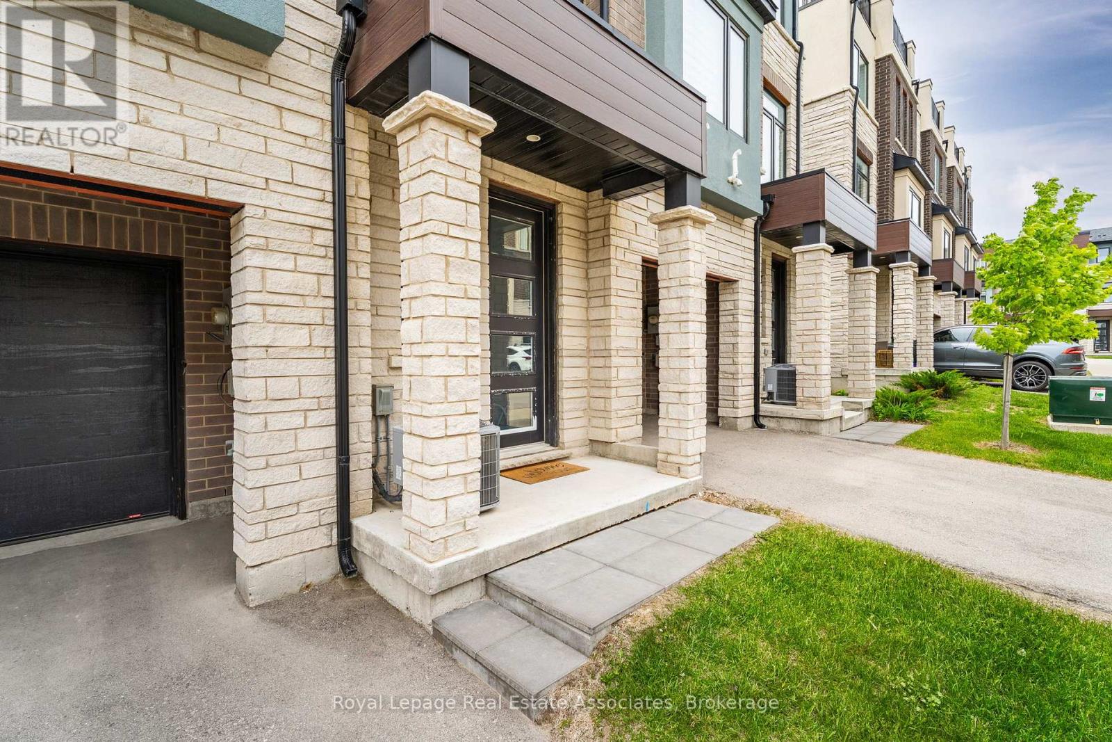 49 - 314 EQUESTRIAN WAY