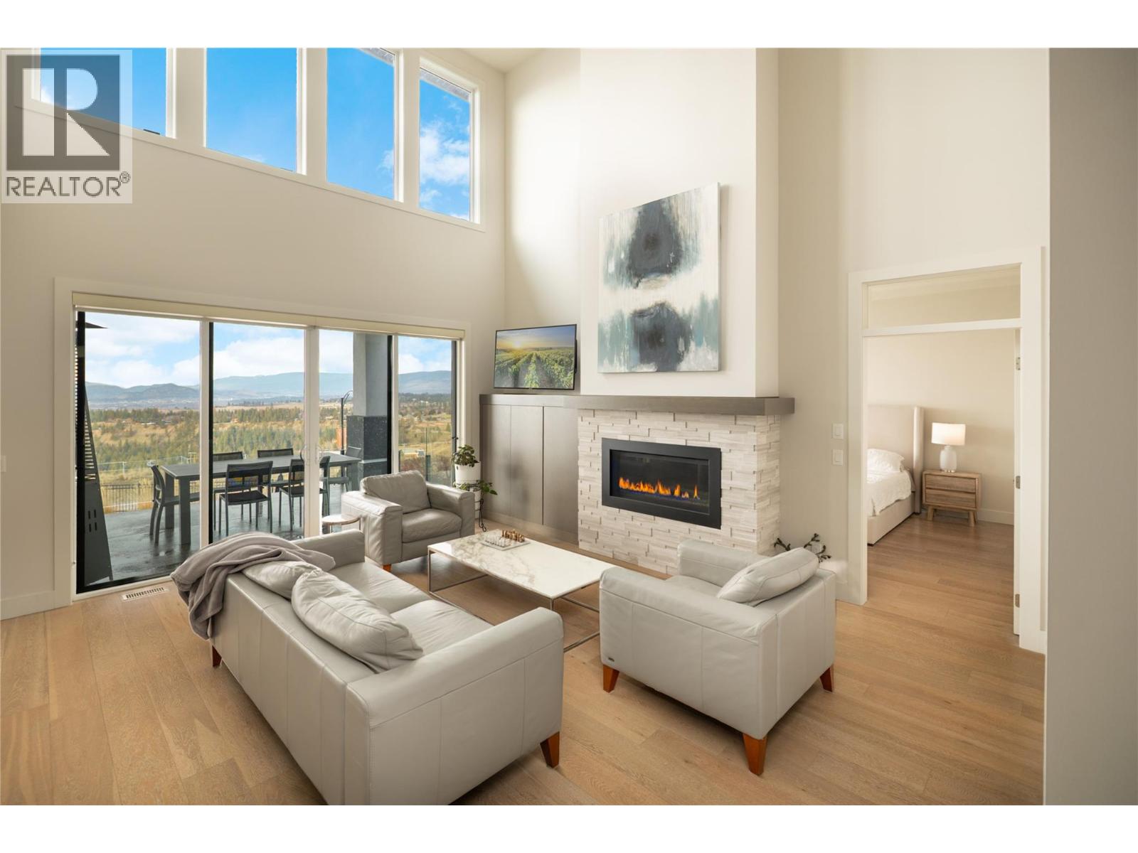 1130 Ledgeview Court