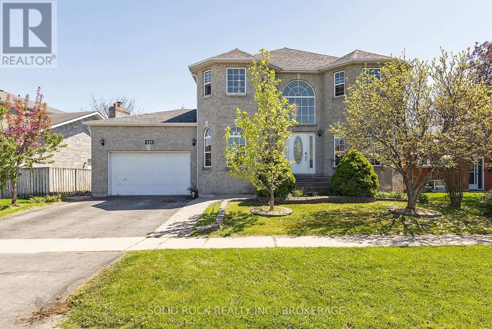 425 KINGSDALE AVENUE
