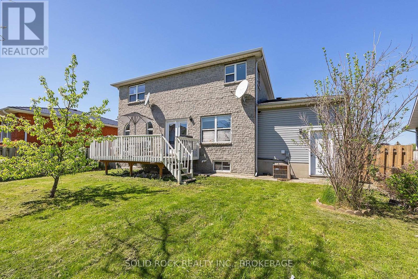 425 KINGSDALE AVENUE