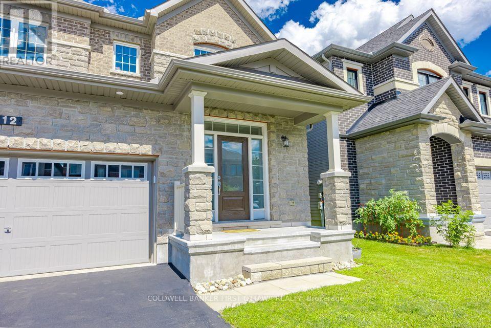 12 HAWKS LANDING CRESCENT