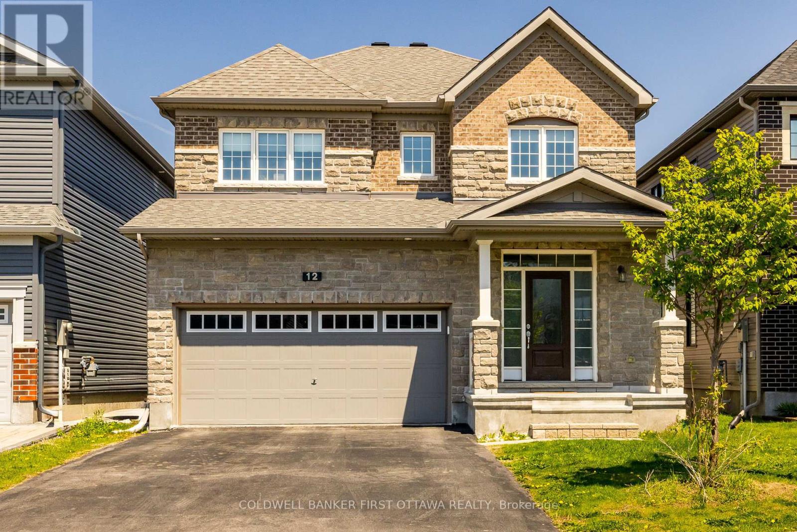 12 HAWKS LANDING CRESCENT