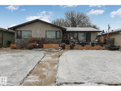 9637 68A ST NW Edmonton AB T6B1V3