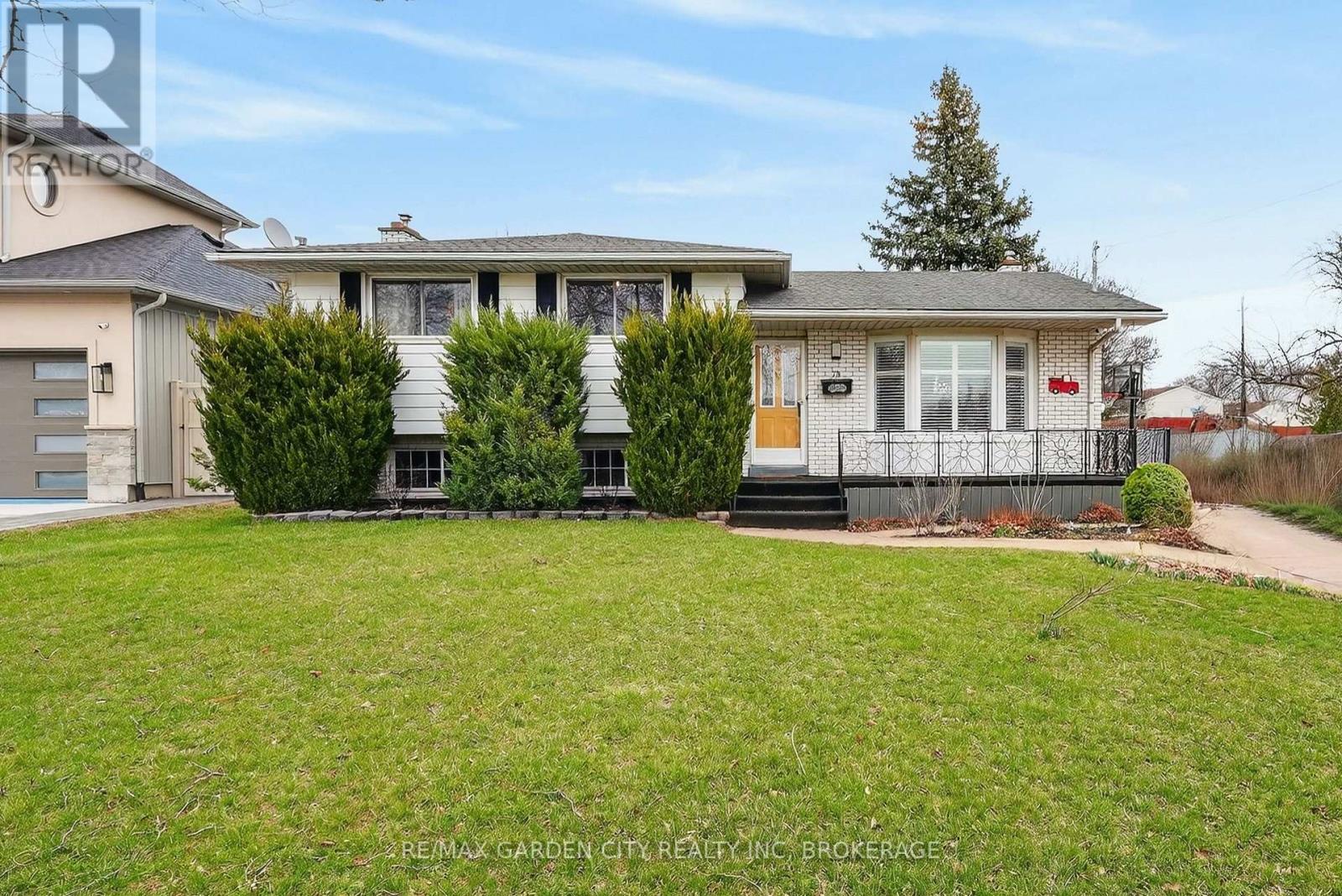 Photo 1 of 50 — 78 MEREDITH DRIVE, St. Catharines (Carlton/Bunting), ON L2M6C7