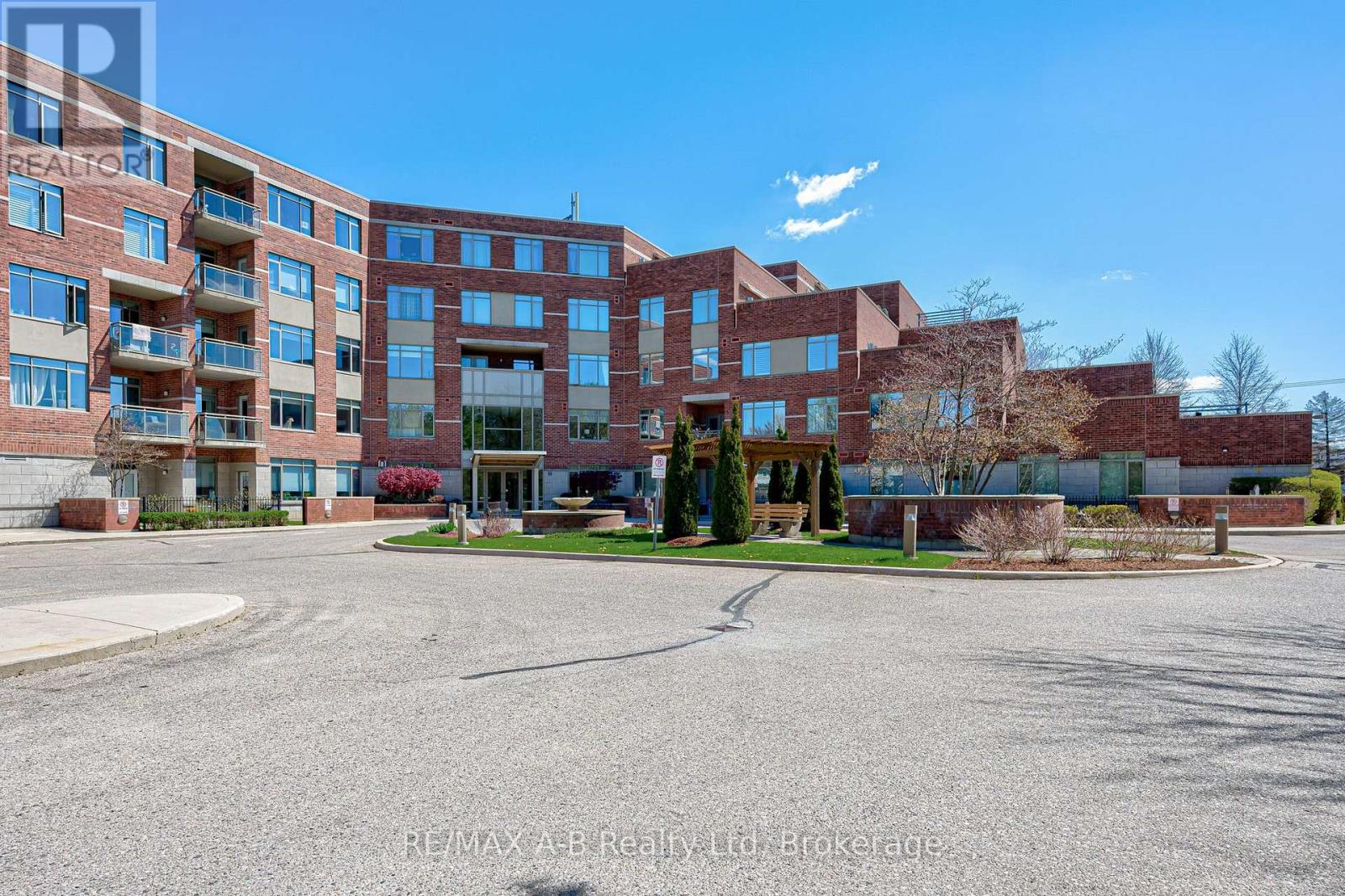 101 - 400 ROMEO STREET N
