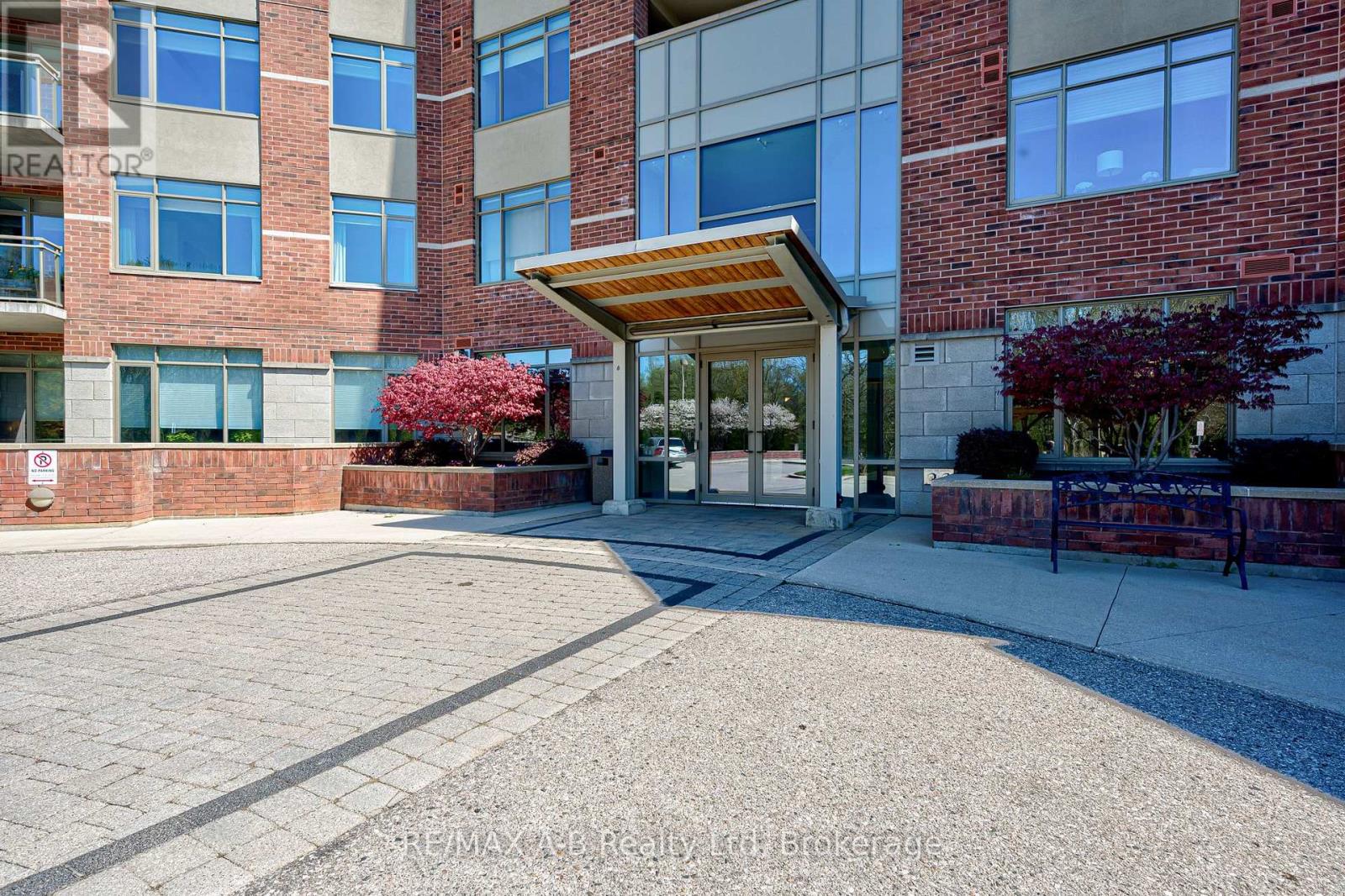 101 - 400 ROMEO STREET N