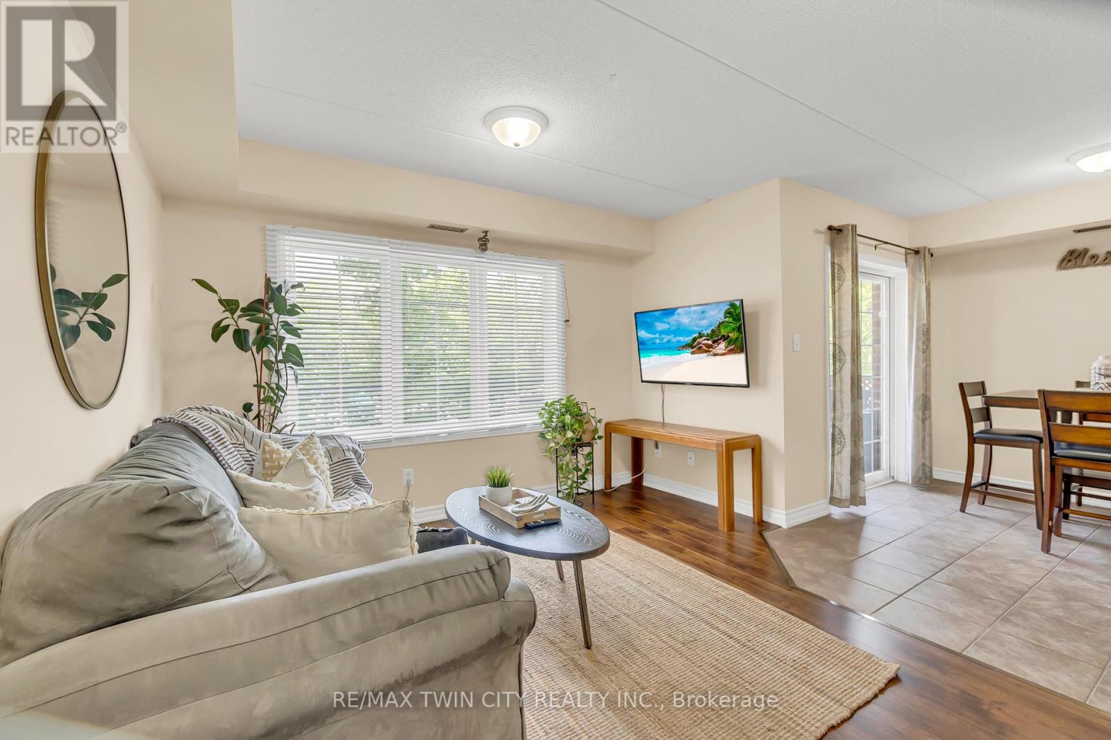 12 - 950 HIGHLAND ROAD W