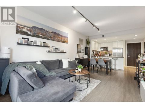 111 255 W 1ST STREET North Vancouver BC V7M3G8