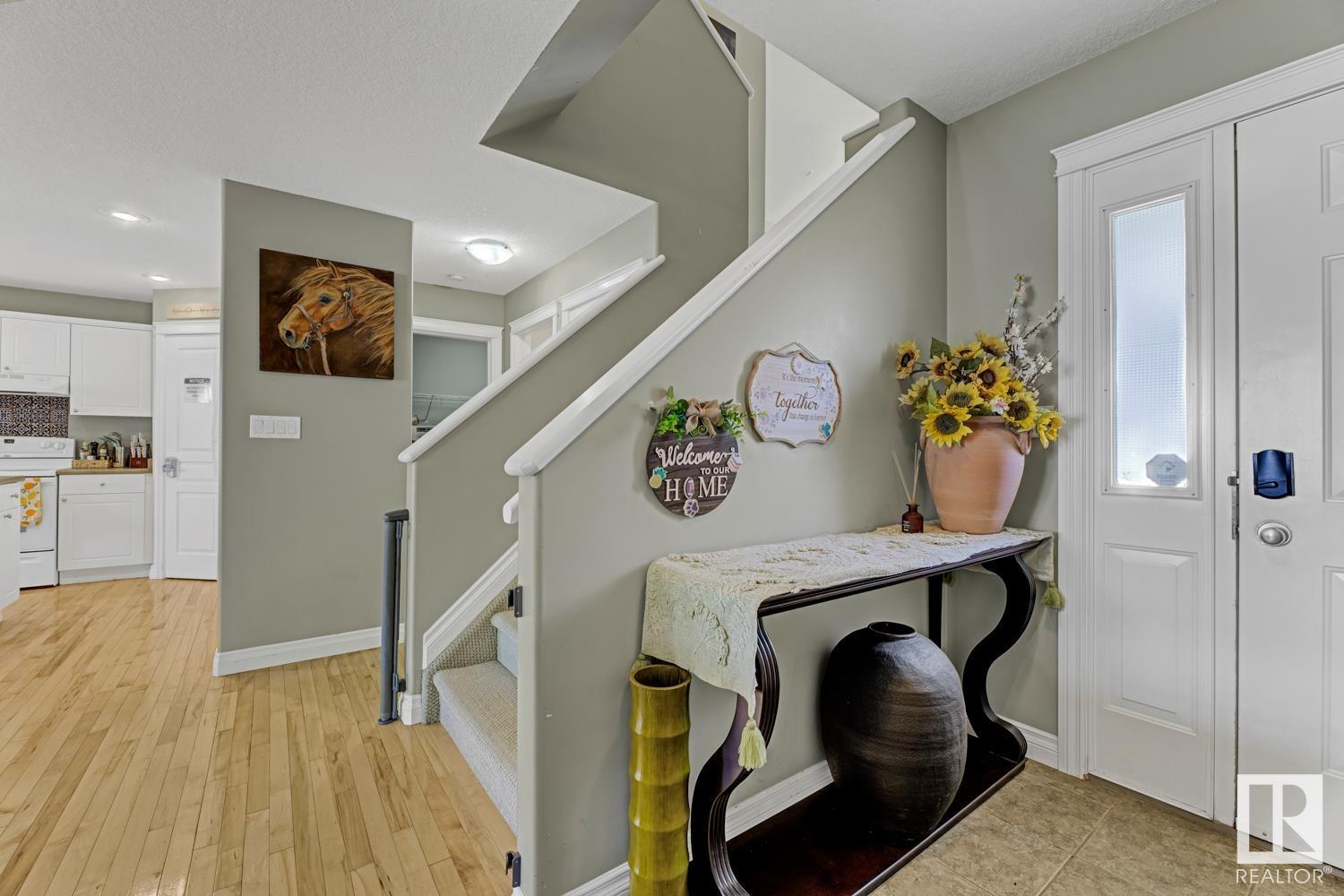 196 MACEWAN RD SW