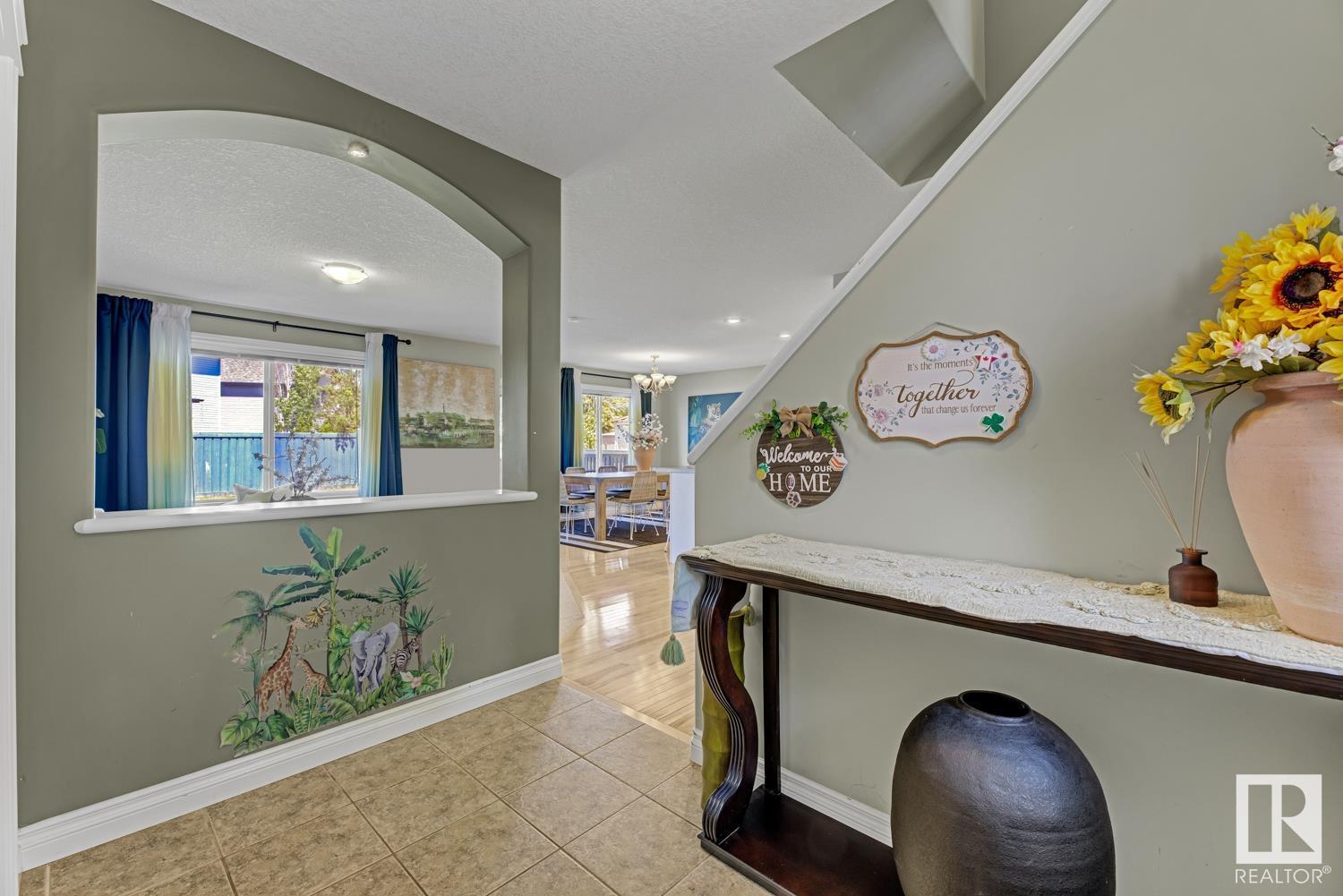196 MACEWAN RD SW