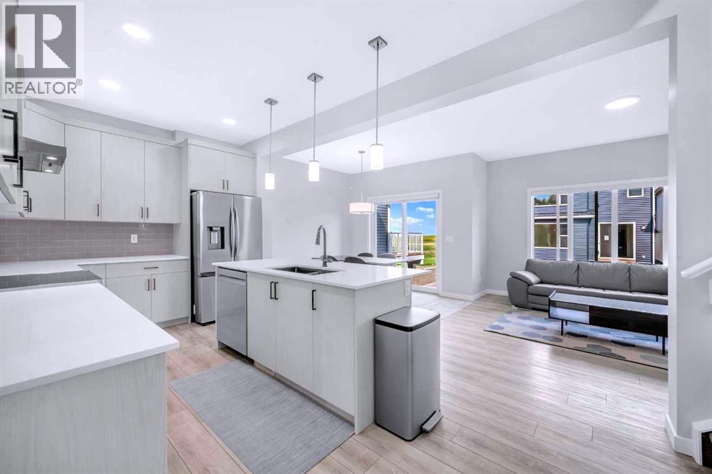 154 Silver Spruce Grove SW