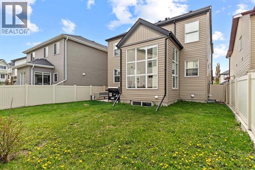 137 Copperleaf Bay SE