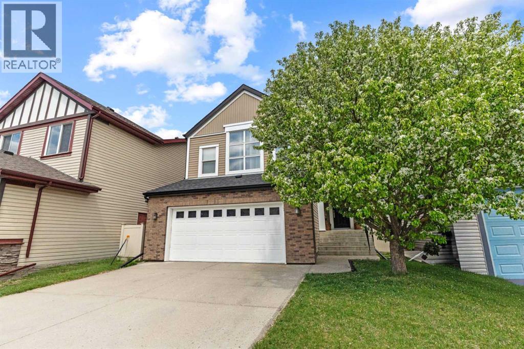 137 Copperleaf Bay SE
