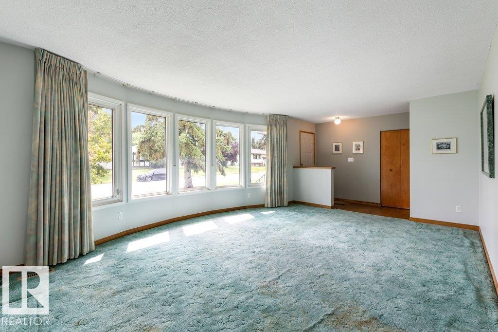 9 BURLINGTON AV