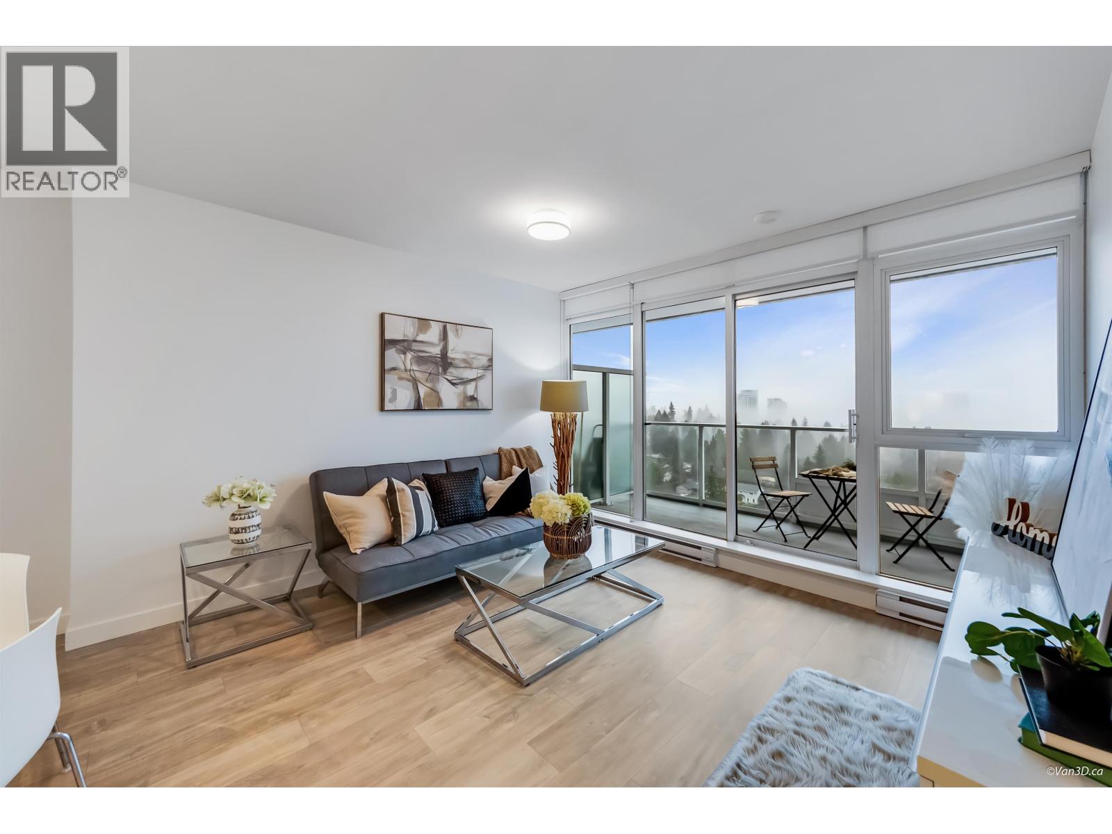 1402 525 FOSTER AVENUE