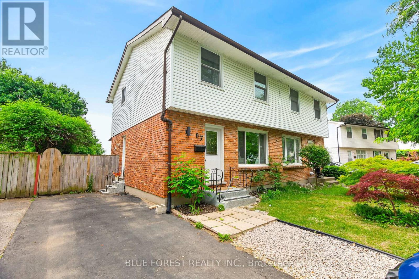 67 BRECKENRIDGE CRESCENT