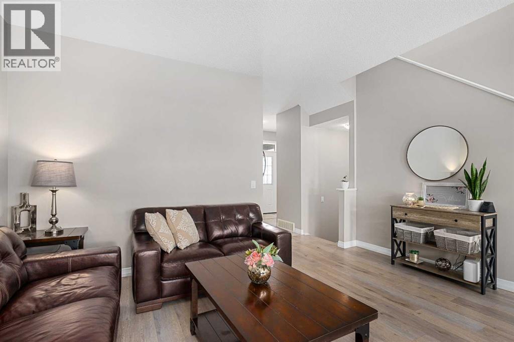 58 Kingfisher Crescent SE