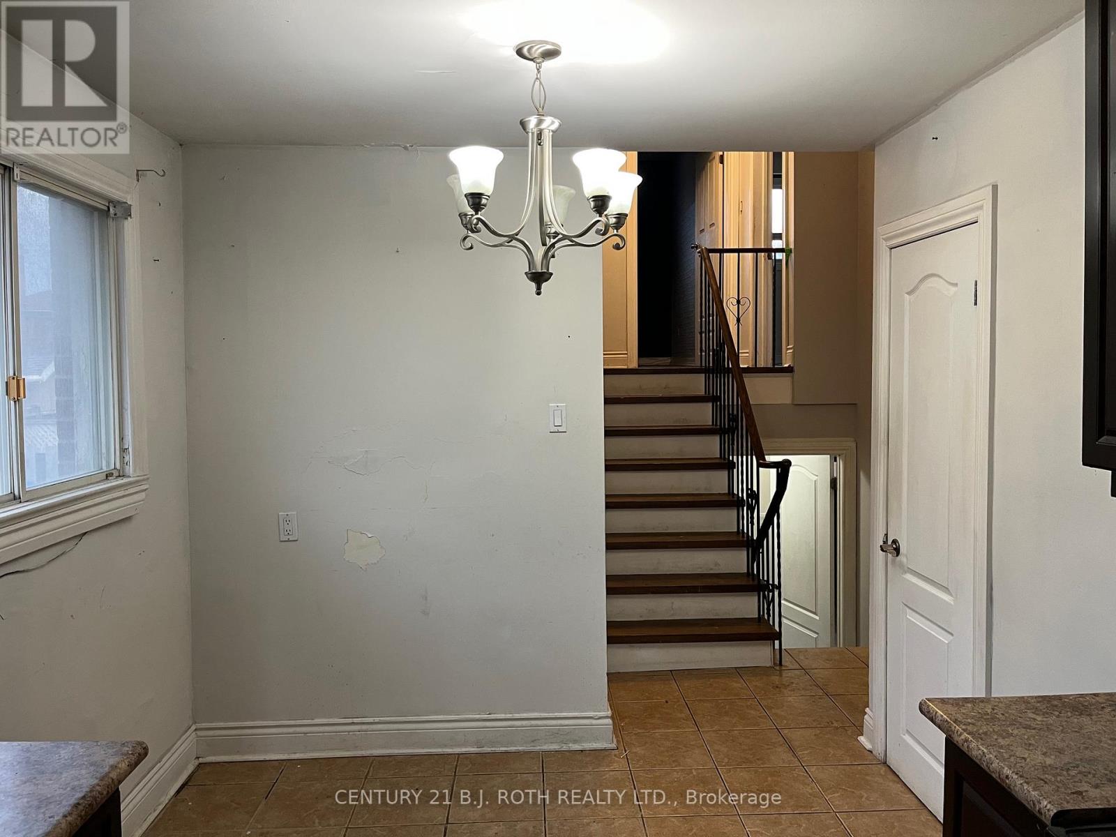 33 BIMINI CRESCENT W