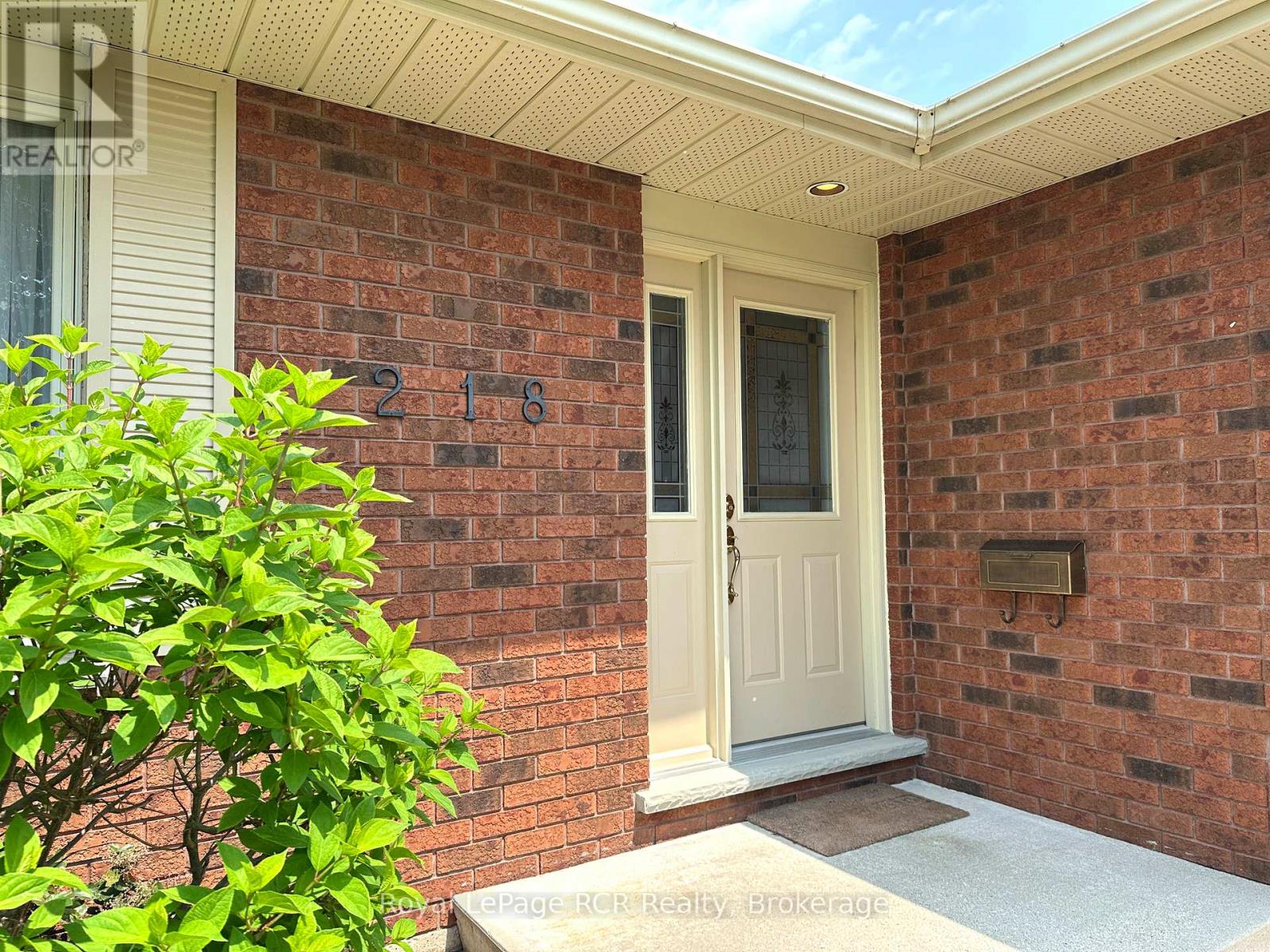 218 4TH STREET CRESCENT