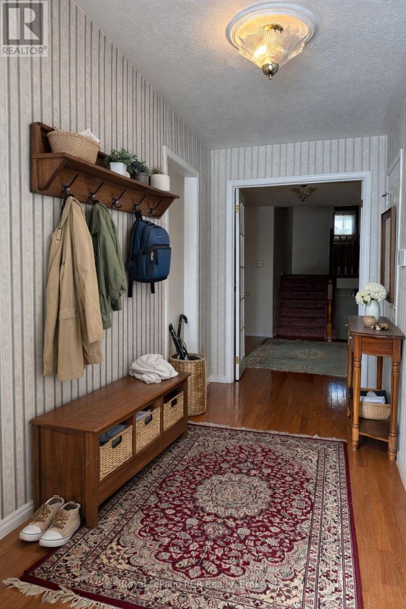 218 4TH STREET CRESCENT