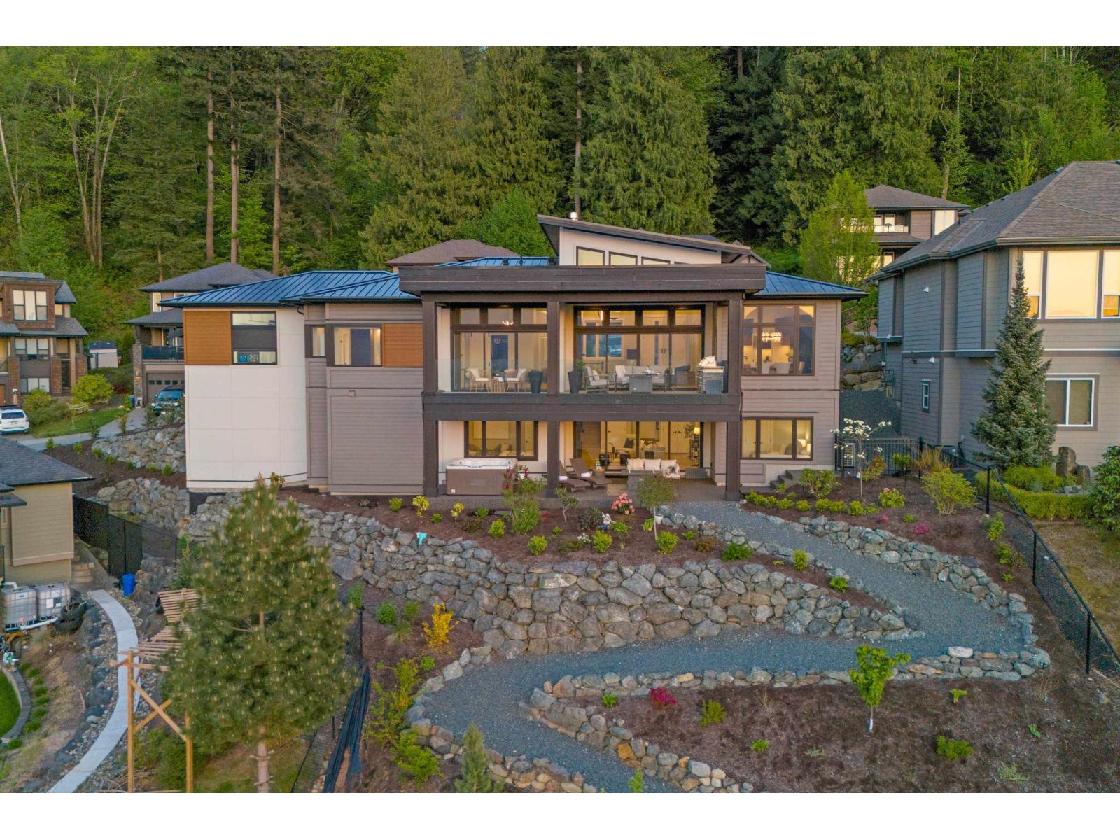 5487 MACLACHLAN PLACE|Promontory