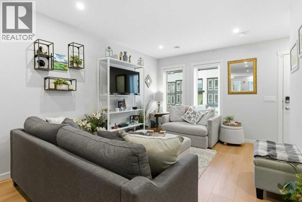 410, 338 Seton Circle SE