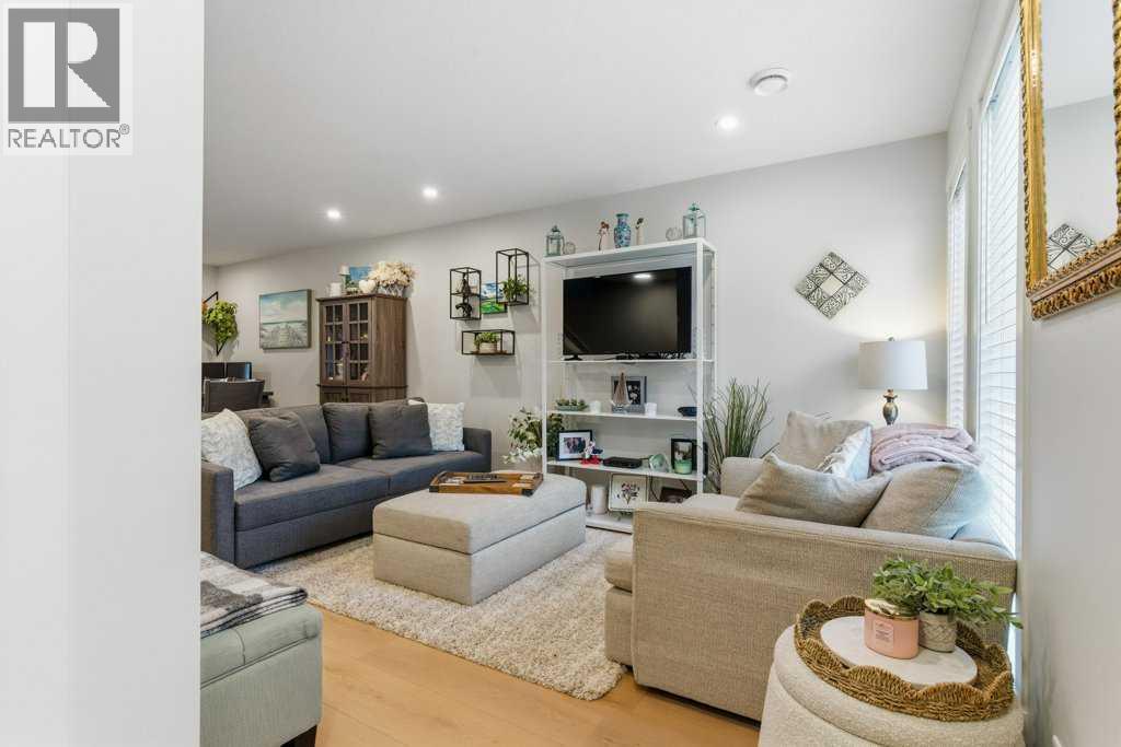 410, 338 Seton Circle SE