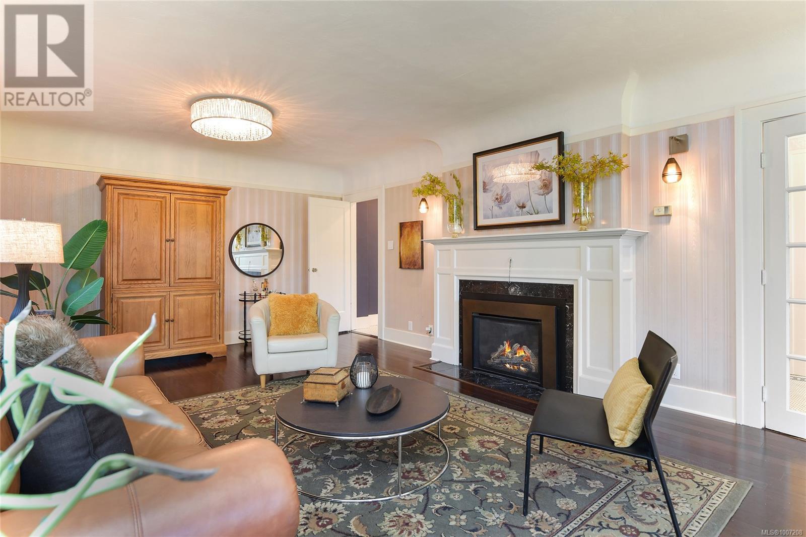 820 St. Charles St