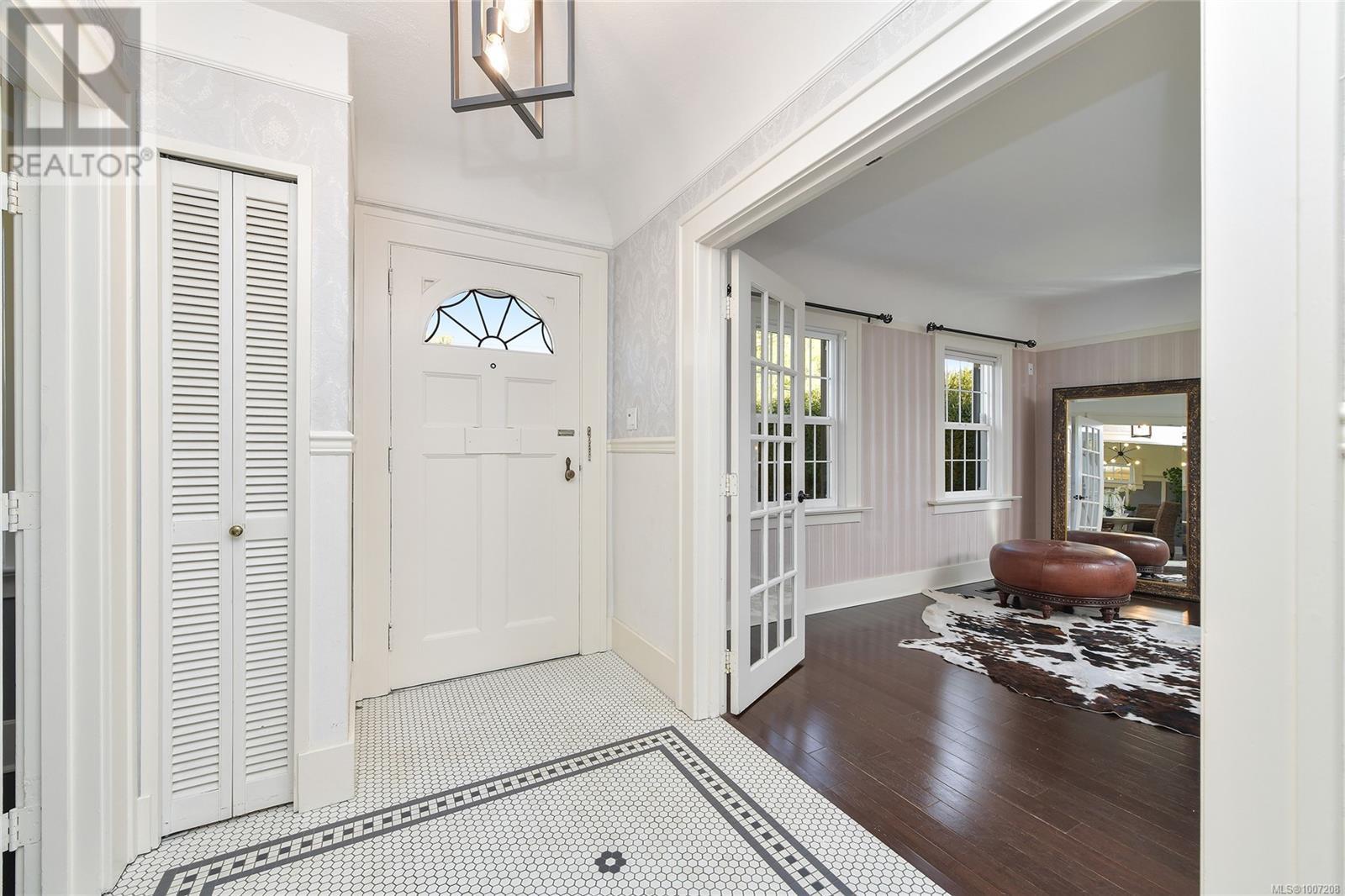 820 St. Charles St