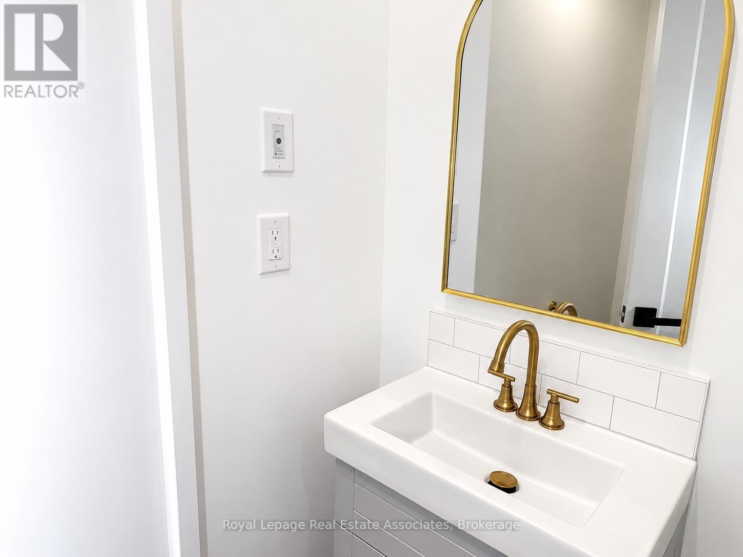1 - 17 WHITE AVENUE