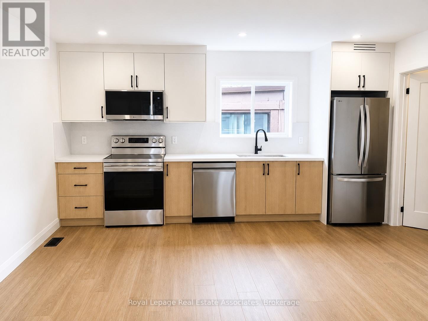 1 - 17 WHITE AVENUE