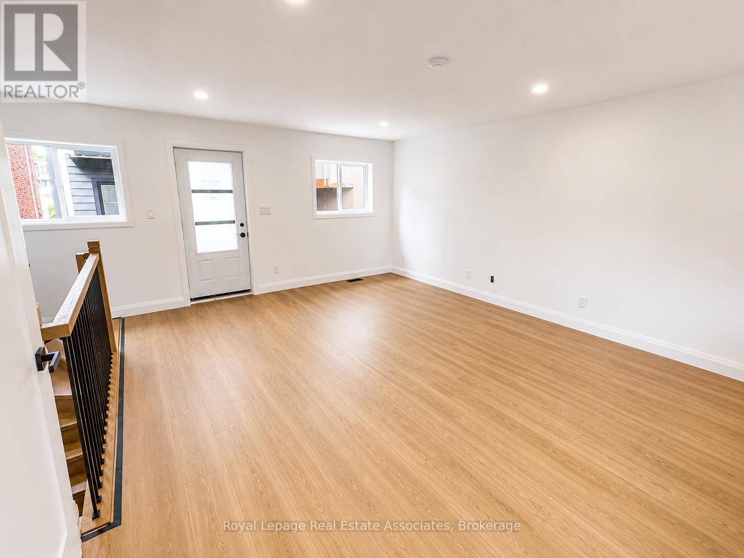 1 - 17 WHITE AVENUE