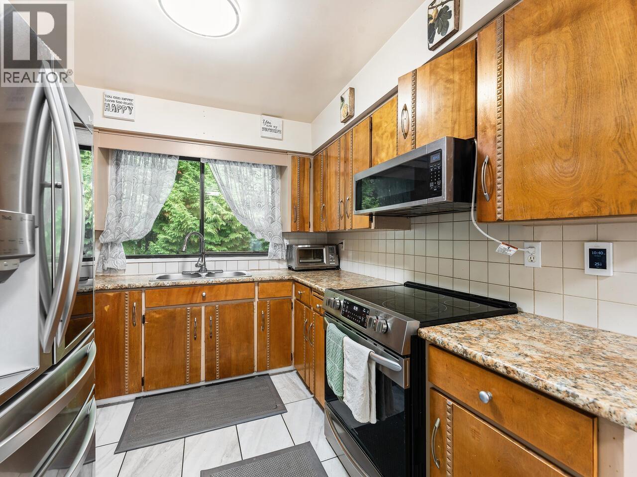 540 SCHOOLHOUSE STREET