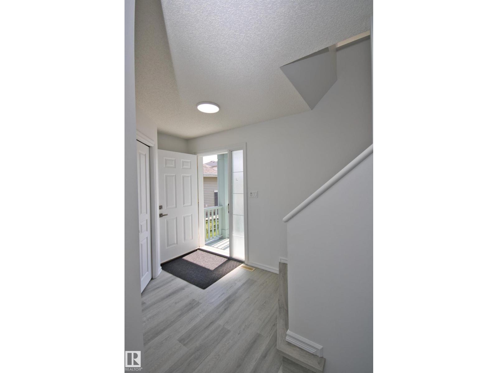 3327 MCPHADDEN CL SW