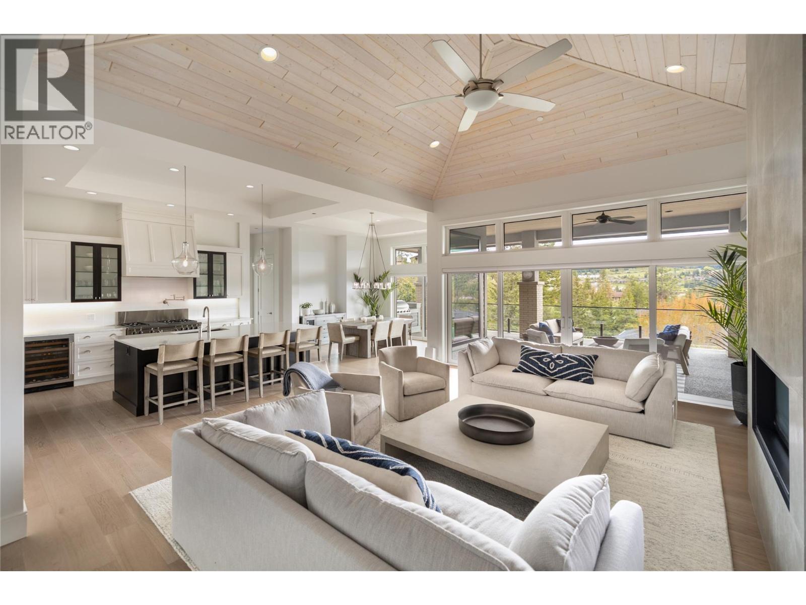 689 Birdie Lake Place